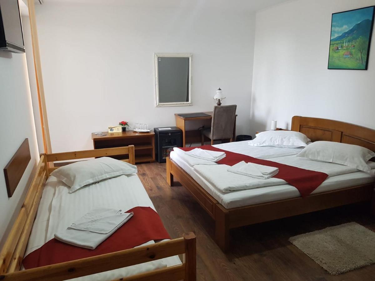 サトゥ・マーレ Casa Irinella Bed & Breakfast エクステリア 写真