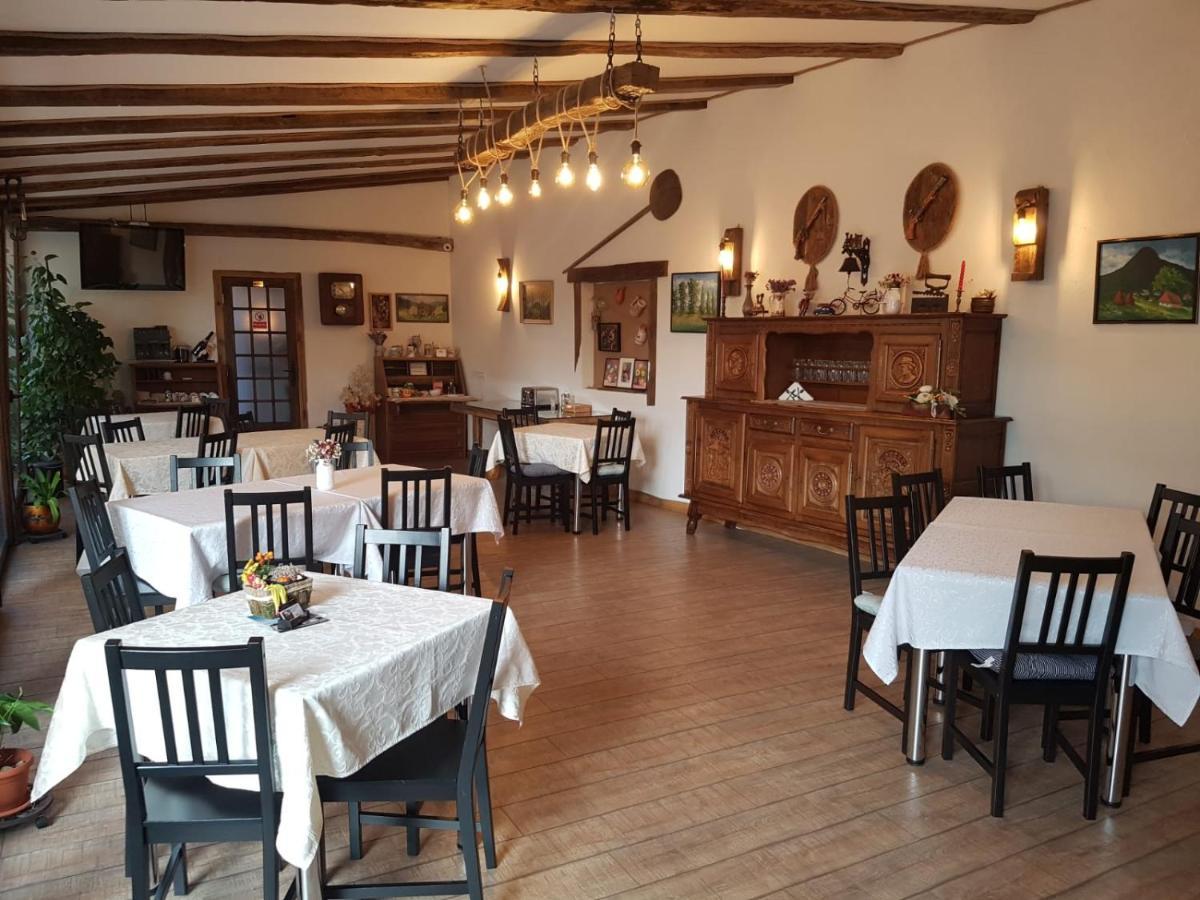 サトゥ・マーレ Casa Irinella Bed & Breakfast エクステリア 写真