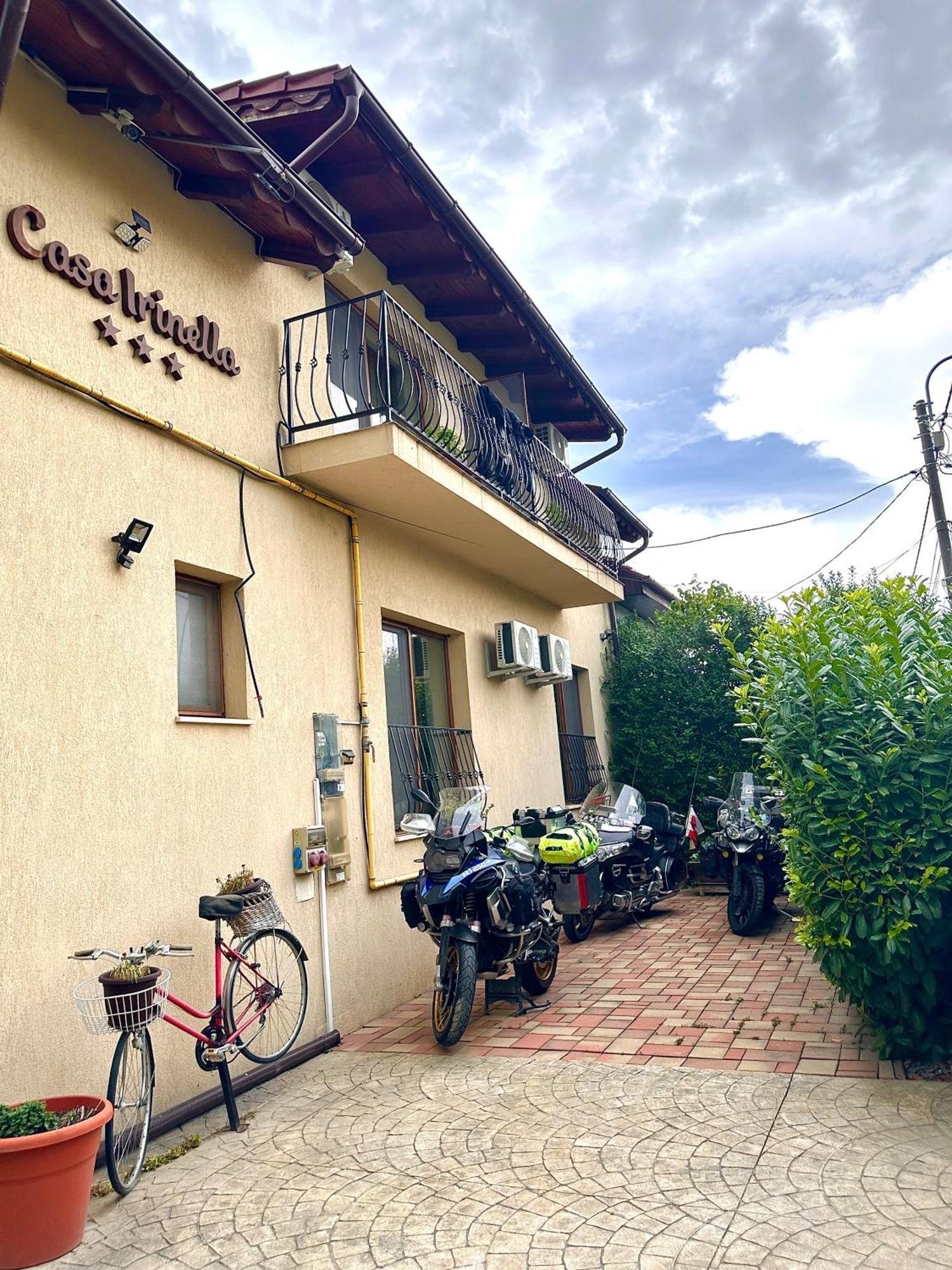サトゥ・マーレ Casa Irinella Bed & Breakfast エクステリア 写真